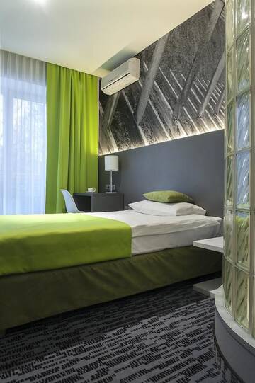 Фото номера Одноместный номер Отель Villa Park Med. &amp; SPA г. Цехоцинек 2