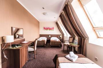 Фото номера Трехместный номер с основными удобствами Отель Hotel Austeria Conference &amp; Spa г. Цехоцинек 4
