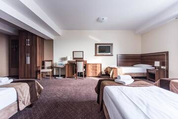 Фото номера Трехместный номер с основными удобствами Отель Hotel Austeria Conference &amp; Spa г. Цехоцинек 5