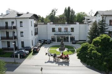 Фото Отель Hotel Uzdrowiskowy St George г. Цехоцинек 2