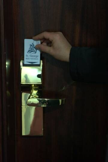 Фото номера Стандартный двухместный номер с 1 кроватью Отель Hotel Uzdrowiskowy St George г. Цехоцинек 5