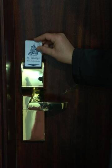 Фото номера Стандартный двухместный номер с 1 кроватью Отель Hotel Uzdrowiskowy St George г. Цехоцинек 9